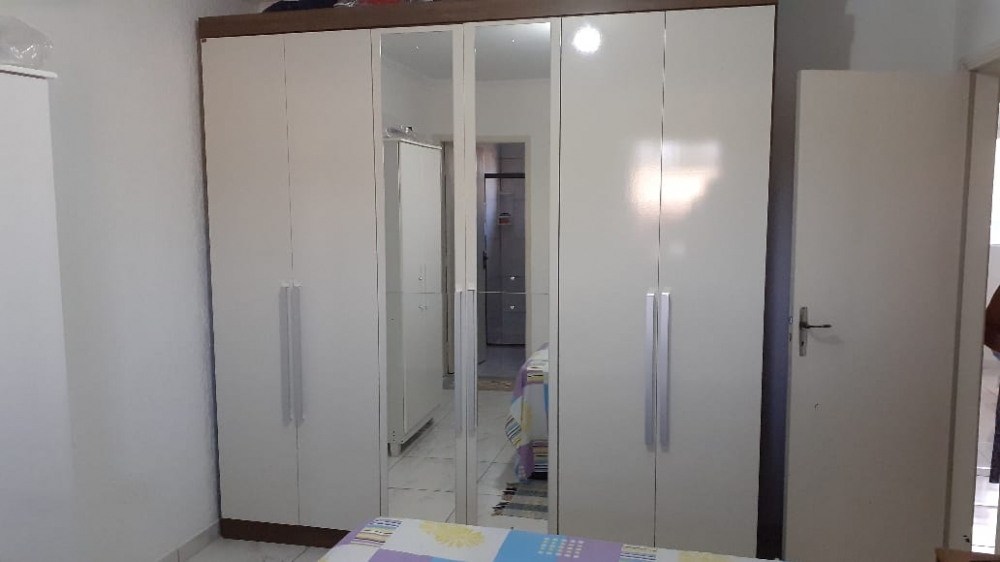 VENDO CASA COM PISCINA NO CENT